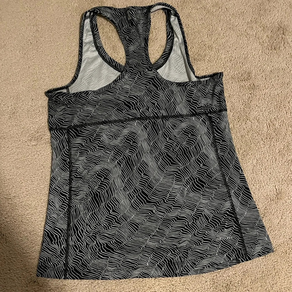 Nike Dry Fit Tank - Picture 3 of 6